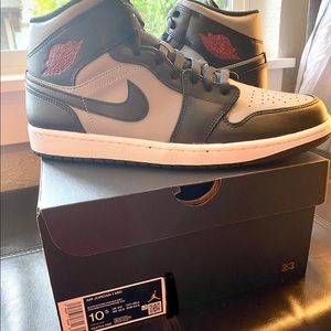 Nike Air Jordan 1 Mid Shadow Black Gym Red Particle Grey 554724-096 Sz 10.5